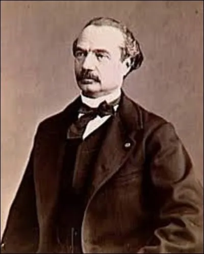 Romancier et dramaturge, Auguste Maquet voit le jour à Paris le 13 septembre 1812. Surtout connu pour avoir été le "nègre" ou collaborateur (les avis divergent), d'un autre écrivain, pouvez-vous me citer le nom de ce dernier avec lequel il aurait collaboré, entre autres, pour les romans historiques "La Dame de Monsoreau", en 1846, ou "Les Quarante-cinq", en 1847 ?