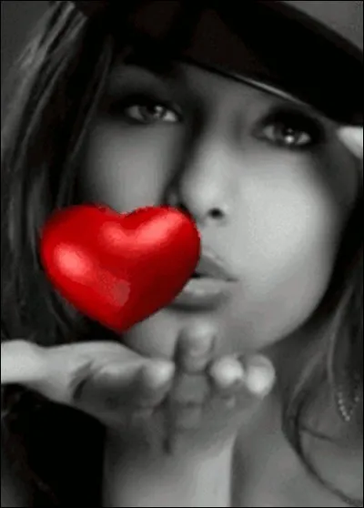 Qui chantait "Femmes je vous aime, je n'en connais pas de faciles, je n'en connais que de fragiles..."