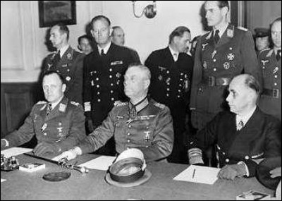 Il était près de minuit ce 8 mai 1945. Que signent les Allemands ?