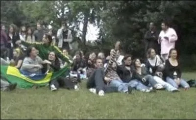 Le couchsurfing est une pratique qui permet de recevoir des voyageurs ou d'tre hberg partout dans le monde. La devise de ses adeptes est: