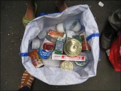 Quel type de vente  la sauvette s'est dvelopp depuis un an sur le march Barbs (Paris) ?