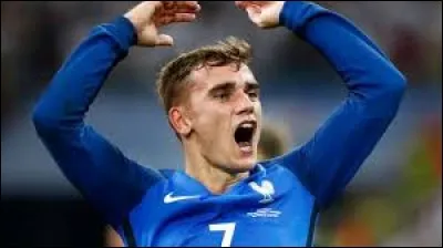 Son jeu préféré est :