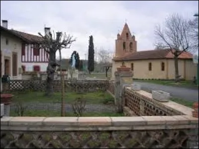 Nous partons en Midi-Pyrénées, à Saint-Loube. Petit village de l'arrondissement d'Auch, dans le Comminges, il se situe dans le département ...