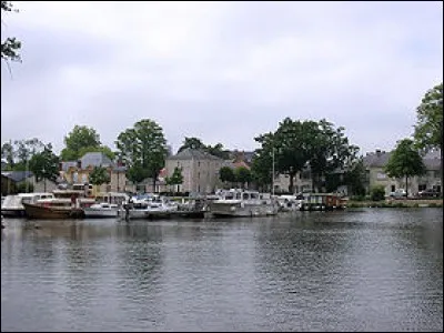 Nort-sur-Erdre est une ville situé en...