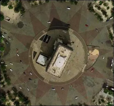 1852 : Hausmann réaménage Paris et la place de l'Étoile n'y échappe pas. Combien de nouvelles avenues vont y être tracées ?