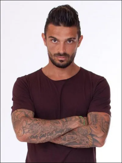 Qui est revenu pour l'anniversaire de Julien ?