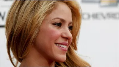 Quelle était la couleur naturelle des cheveux de Shakira ?