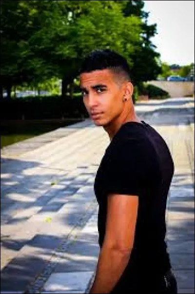 Avec quelle chanson Souf a-t-il fait succès en 2016 ?