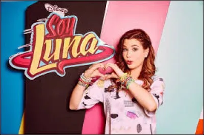 Quelle YouTubeuse présente Soy Luna, le mag ?