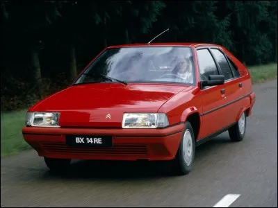 Qui est l'auteur de son restylage de mi-carrière ?