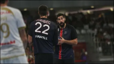 Quelle est la marque du maillot du PSG handball ?