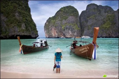 « Koh Phi Phi Ley » en Thaïlande, a été le cadre du film « La Plage », tourné sur le site de Maya Bay en 2000. Quel était l'acteur principal de ce film de Danny Boyle ?