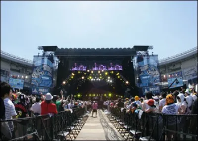 Au Japon, il existe différents festivals de renommée mondiale. Parmi les propositions suivantes, laquel est le nom d'un festival de rock ?