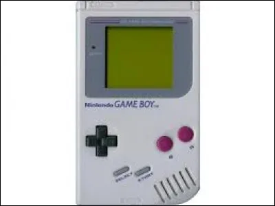 Vous les enfants des années 90, vous aviez sans doute passé de longues heures à jouer sur la console portable à la mode durant cette décennie, je parle évidemment de la...