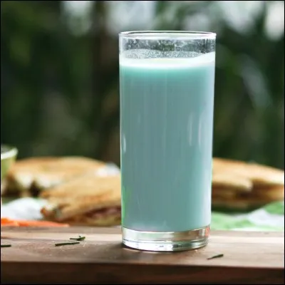 Le lait d'hippopotame est bleu.