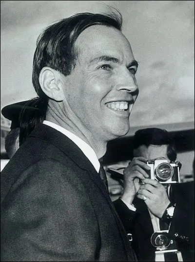 En décembre 1967 une première médicale est réalisée au Cap par le professeur Christiaan Barnard. De quoi s'agit-il ?