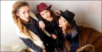 En 2015, quel est le nom du groupe de 3 chanteuses qui ont fait un carton avec leur reprise de plusieurs musiques en une seule ?