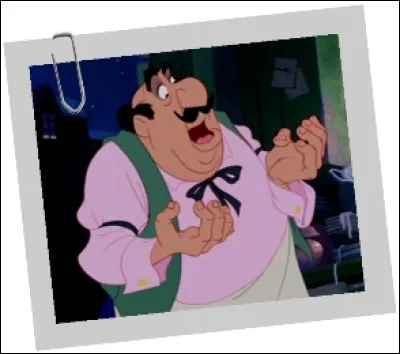Gérard Rinaldi, ex-Charlot, a doublé en voix française un des personnages de LA BELLE ET LE CLOCHARD, dans la version de 1997. Mais quel personnage ?