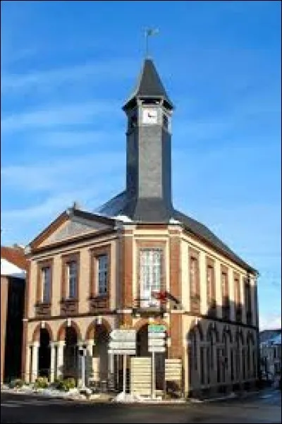 Je vous emmène dans le Centre-Val-de-Loire, à Châteauneuf-en-Thymerais. Ville de l'arrondissement de Dreux, ancienne capitale du Thymerais, elle se trouve dans le département ...