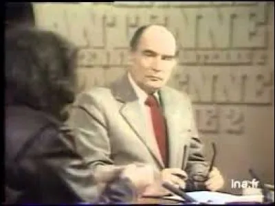 Quel chanteur a poussé un coup de gueule contre François Mitterrand lors d'une émission de télévision en mars 1980 ?