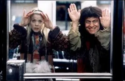 Dans "Les Visiteurs en Amérique" (qui n'est pas "Les Visiteurs 3", il joue le rôle ...