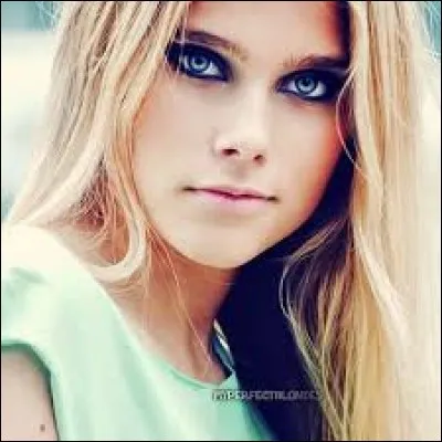 Comment s'appelle cette jeune fille ?