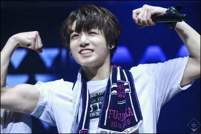 Pourquoi le surnomme-t-on "GoldMak" (Golden Maknae) ?