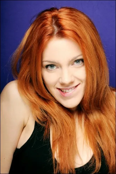 Qui fait la voix française de la première ?