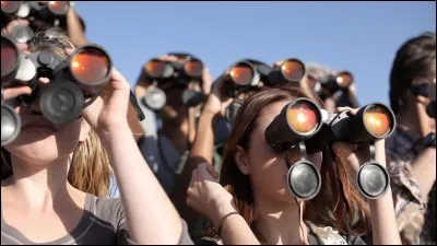 À quel terme peut se référer la définition suivante : « Robe de chambre « ?