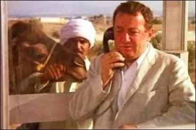 Quel rôle joue Coluche dans le film "Banzaï" ?