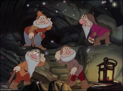 Les pioches des 7 nains font...