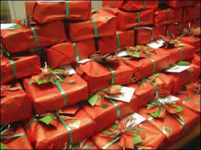 En Chine, à quel âge offre-t-on une multitude de cadeaux à l'enfant pour voir vers lequel il se dirige en premier ?