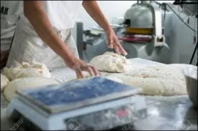 Que lance-t-on sur l'heureuse personne fêtant son anniversaire, en Jamaïque ?