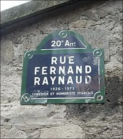 Trouvez le titre de ce sketch grâce à cette citation : Allo New-York !