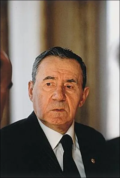 A la mort de Tchernenko un an plus tard, les fonctions sont réparties. Celui qui devient chef de l'Etat a été près de 30 ans ministre des affaires étrangères. Il a alors 76 ans; comment s'appelle-t-il ?