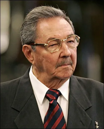 Passons à Cuba. Raoul Castro, actuellement à la tête du pays, avait 77 ans lorsqu'il a succédé à son frère Fidel. En quelle année était-ce ?