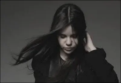 Quel est le premier véritable succès de la chanteuse Marina Kaye ?