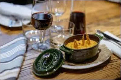 Je viens d'ouvrir le dictionnaire au hasard, j'ai pointé mon stylo rouge et je suis tombée dans la ----.