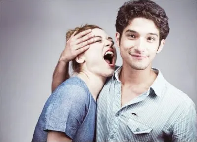 Qui est le premier amour de Scott ?