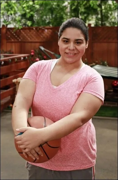 Comment s'appelle la meilleure amie de Maddie qui fait du basket avec elle ?