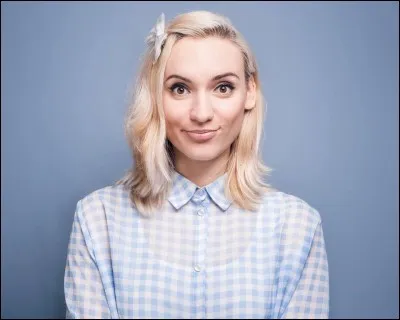 Qui est cette youtubeuse ?