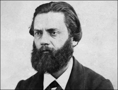 "Le collège.  Il donnait, comme tous les collèges, comme toutes les prisons, sur une rue obscure, mais qui n'était pas loin du Martouret, le Martouret, notre grande place, où étaient la mairie, le marché aux fruits, le marché aux fleurs, le rendez-vous de tous les polissons, la gaieté de la ville" Quelle ville décrit Jules Vallès ?