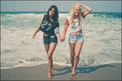 Si un gar&ccedil;on se moque d'elle dans la cour...