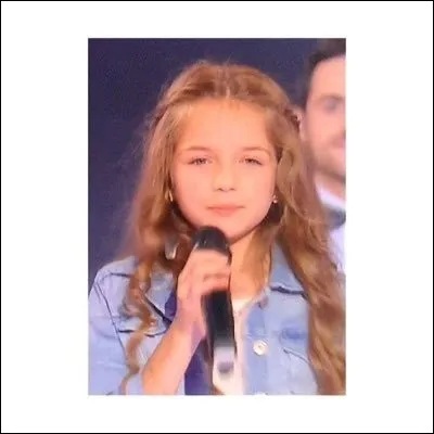 Comment s'appelle cette fille ?