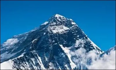 Le mont Everest est le plus haut ... de la planète.