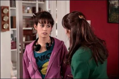 Clem va annonce quoi a ces parents ?