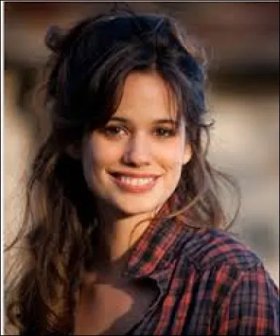 A quel âge Clem est-elle enceinte de son premier enfant ?