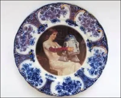 Sur cette représentation qui tient R2-D2 dans ses bras ?