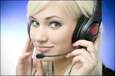 Abritant les sièges sociaux de nombreuses mutuelles d'assurances nationales, quelle ville du Poitou est surnommée "la capitale des mutuelles" ?