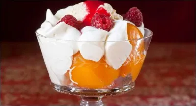 Quel parfum de glace utilise-t-on traditionnellement pour la pêche Melba ?